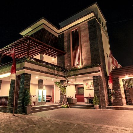 Transera Kamini Legian Hotel Экстерьер фото