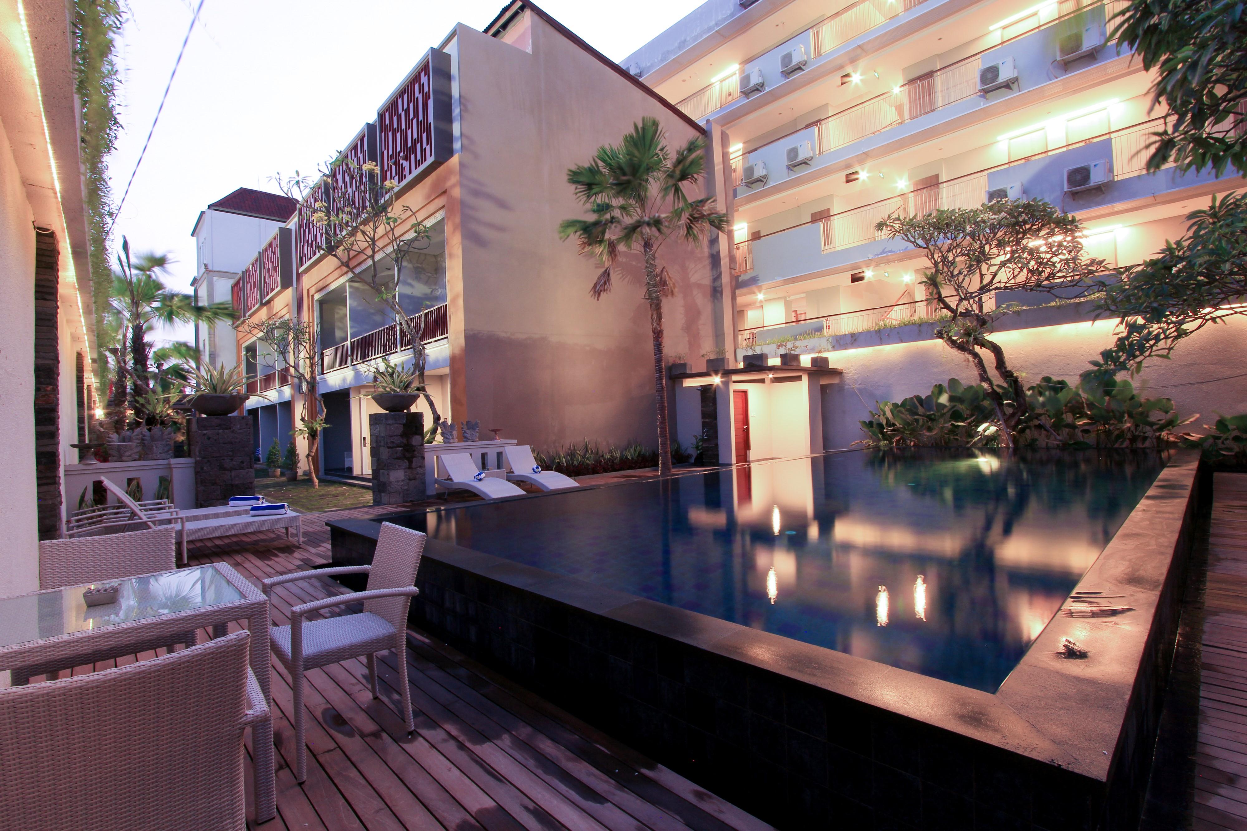 Transera Kamini Legian Hotel Экстерьер фото