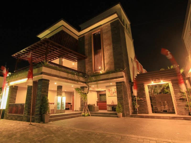 Transera Kamini Legian Hotel Экстерьер фото